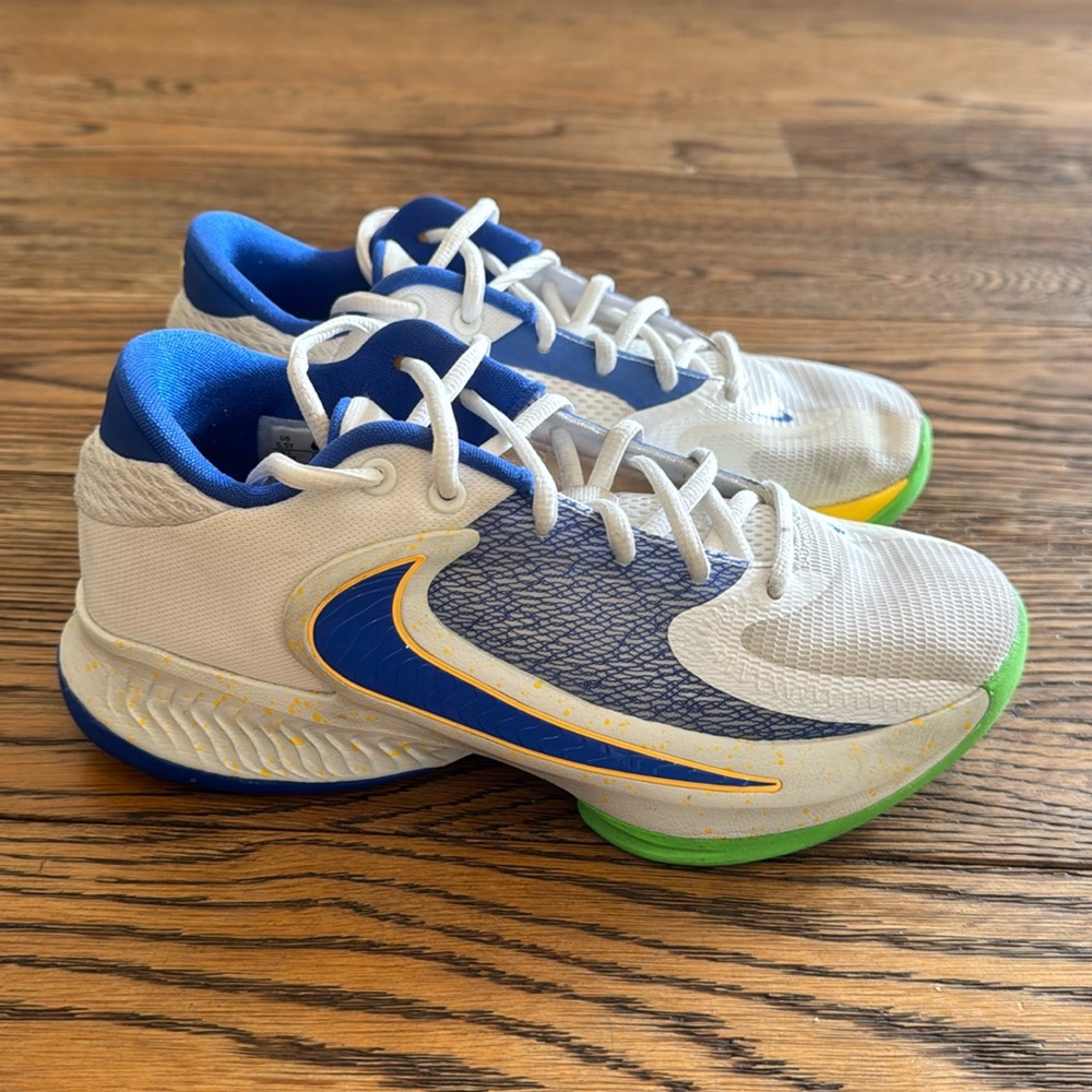 Nike Giannis Freak 4 Big Kids Basketball Sneakers